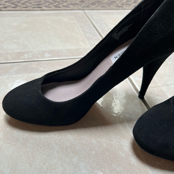 Steve Madden suede heels. Worn once - Picture 5 of 5